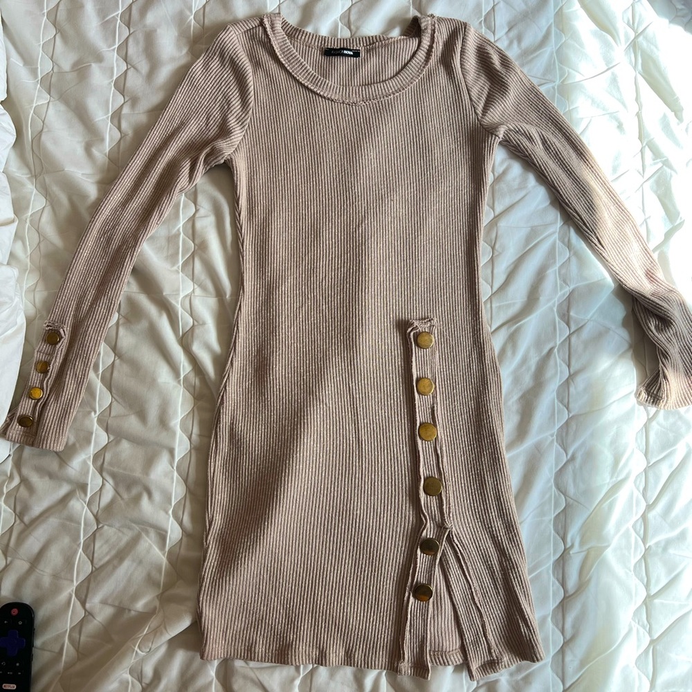 Fashion nova womens medium long sleeve tight with leg slip tan cream color